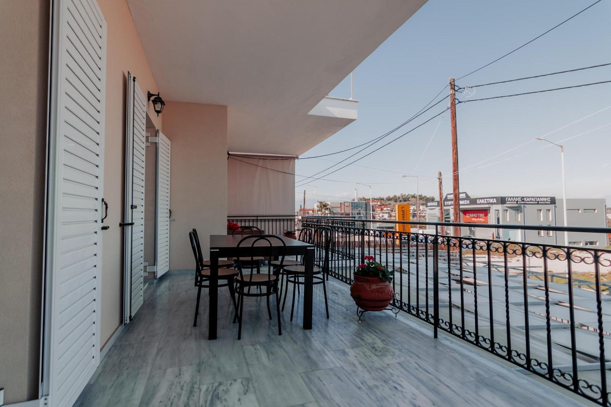 Апартаменты Family House In *